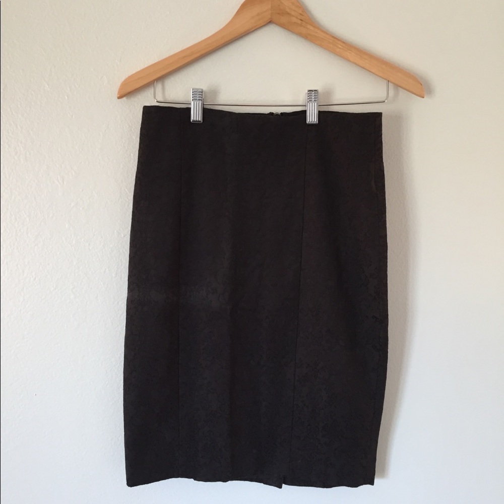 Black jacquard pencil skirt